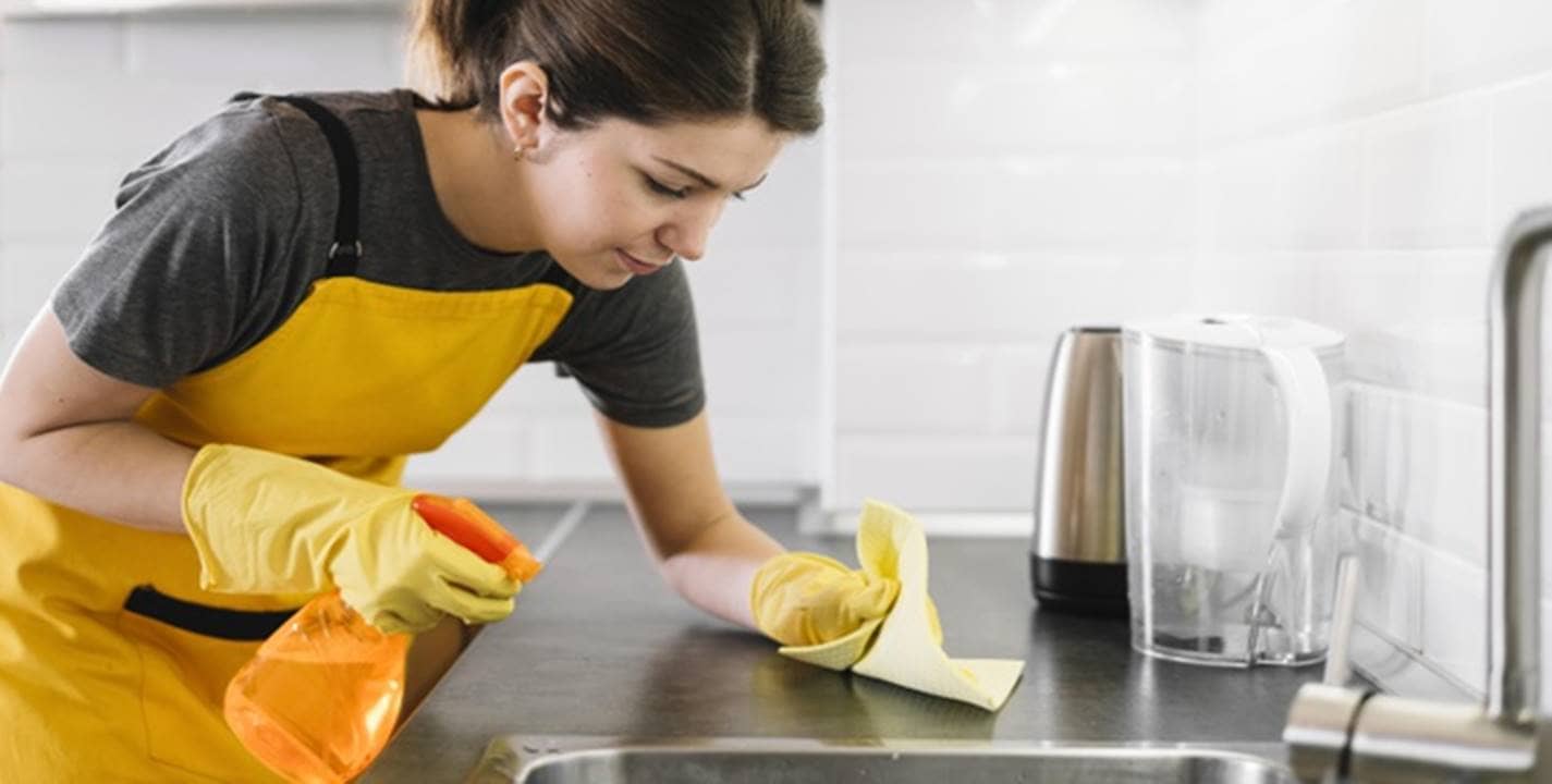 Como limpar a cozinha: 3 truques de limpeza que vão te surpreender!