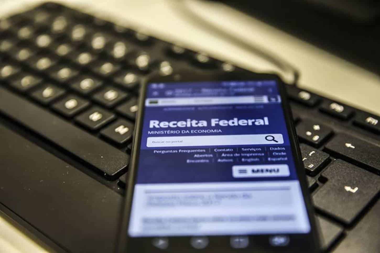 Receita Federal paga restituição do IR para 120 Mil contribuintes
