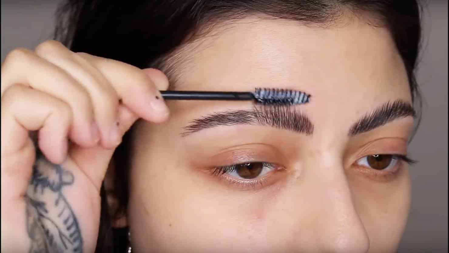 Fixador de sobrancelhas caseiro com 1 ingrediente: Perfeitas o dia todo!