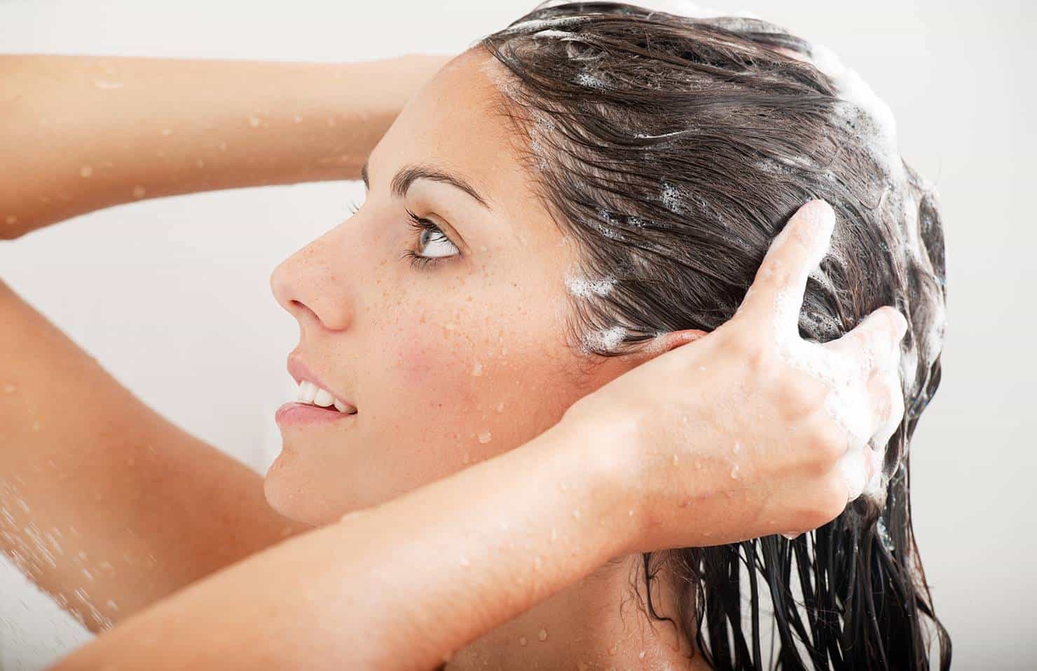 Shampoo para evitar queda de cabelo em poucos dias de forma caseira!