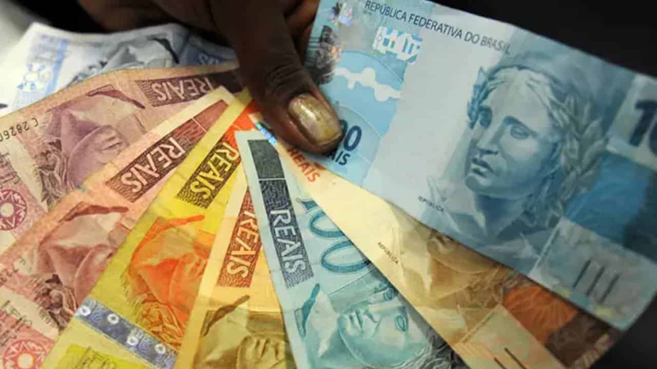 EXCELENTE notícia para aposentados do INSS que precisam de empréstimo