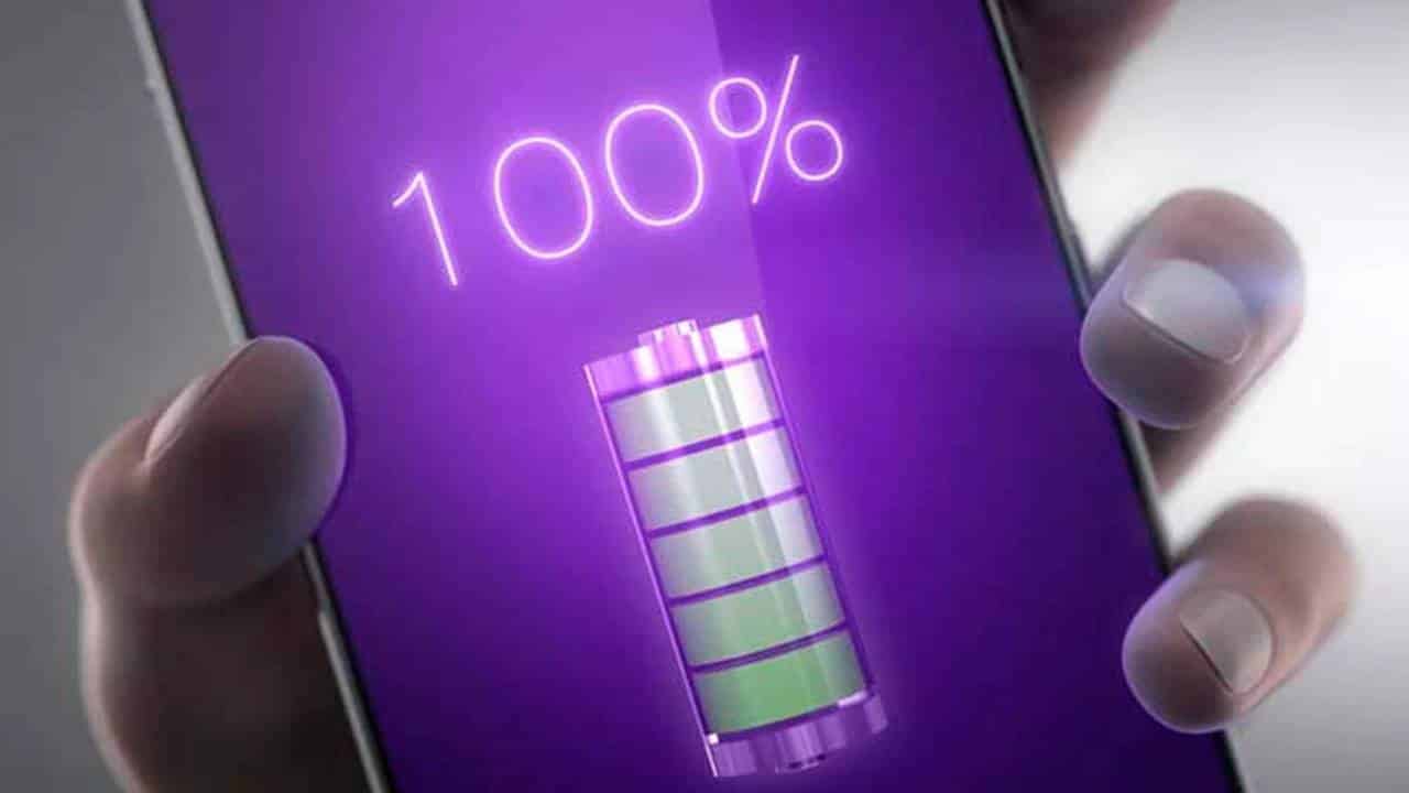 Nunca mais carregue seu celular acima de 80% de carga: é um grave erro!