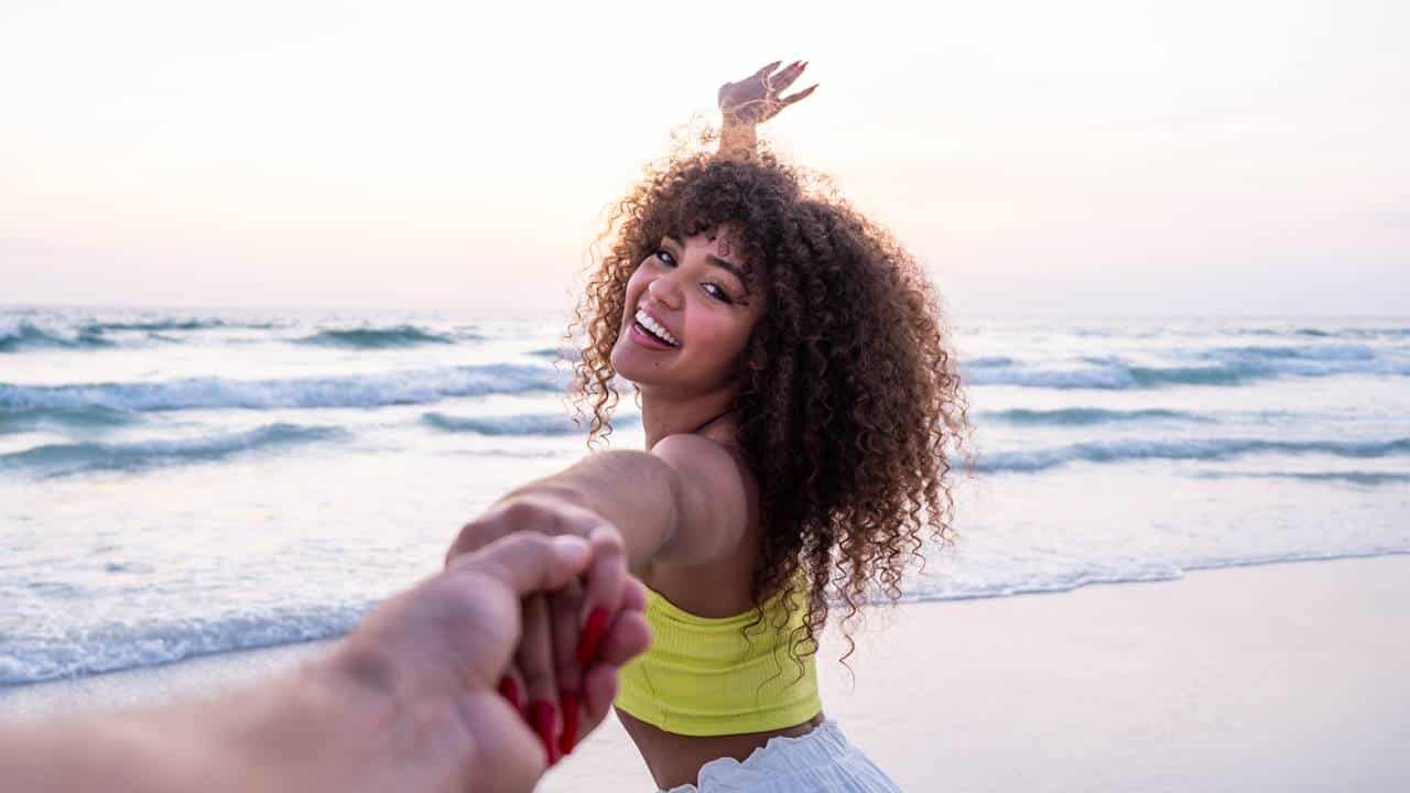 Distantes: 4 signos do zodíaco mais DESAPEGADOS no amor