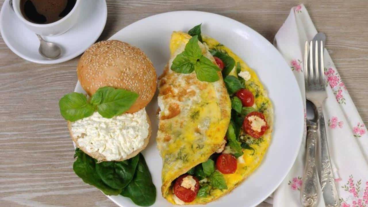 Omelete com legumes: uma receita leve e deliciosa para começar dia