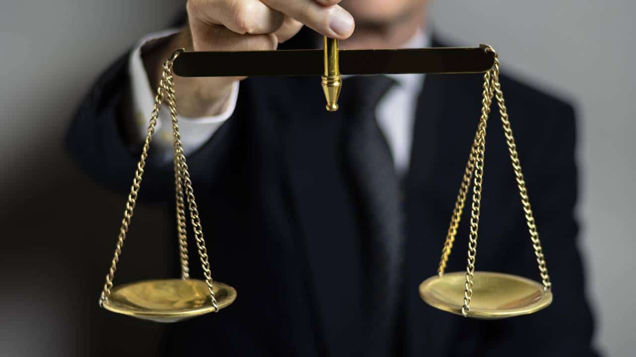 Justiça bate o martelo e decisão pega trabalhadores de SURPRESA
