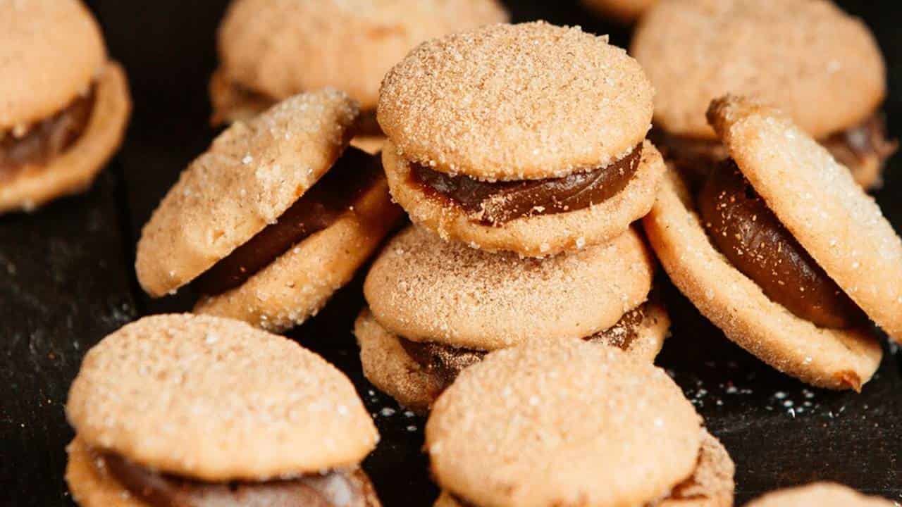 É INCRÍVEL esses biscoitos com recheio de Nutella