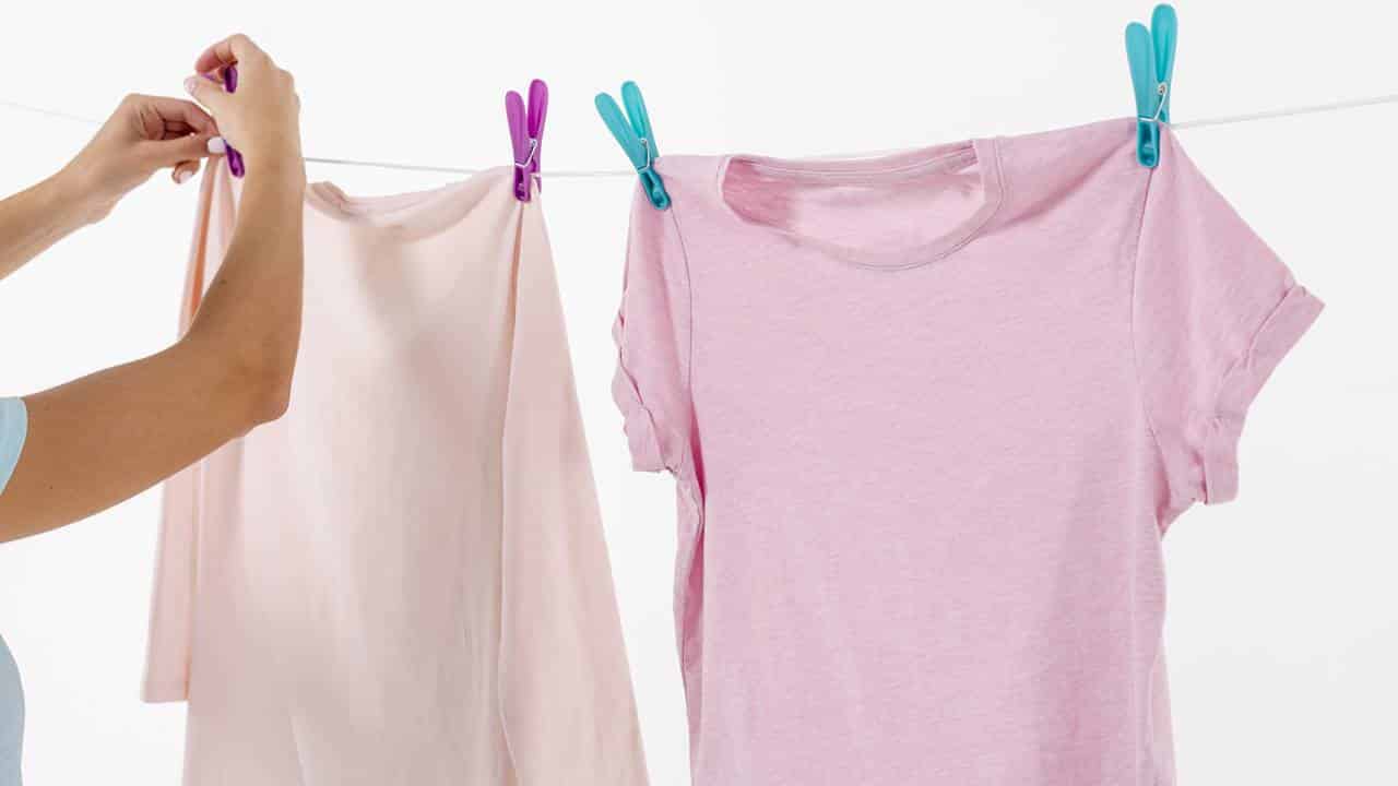Experimente esta dica de alfaiate para esticar roupa encolhida