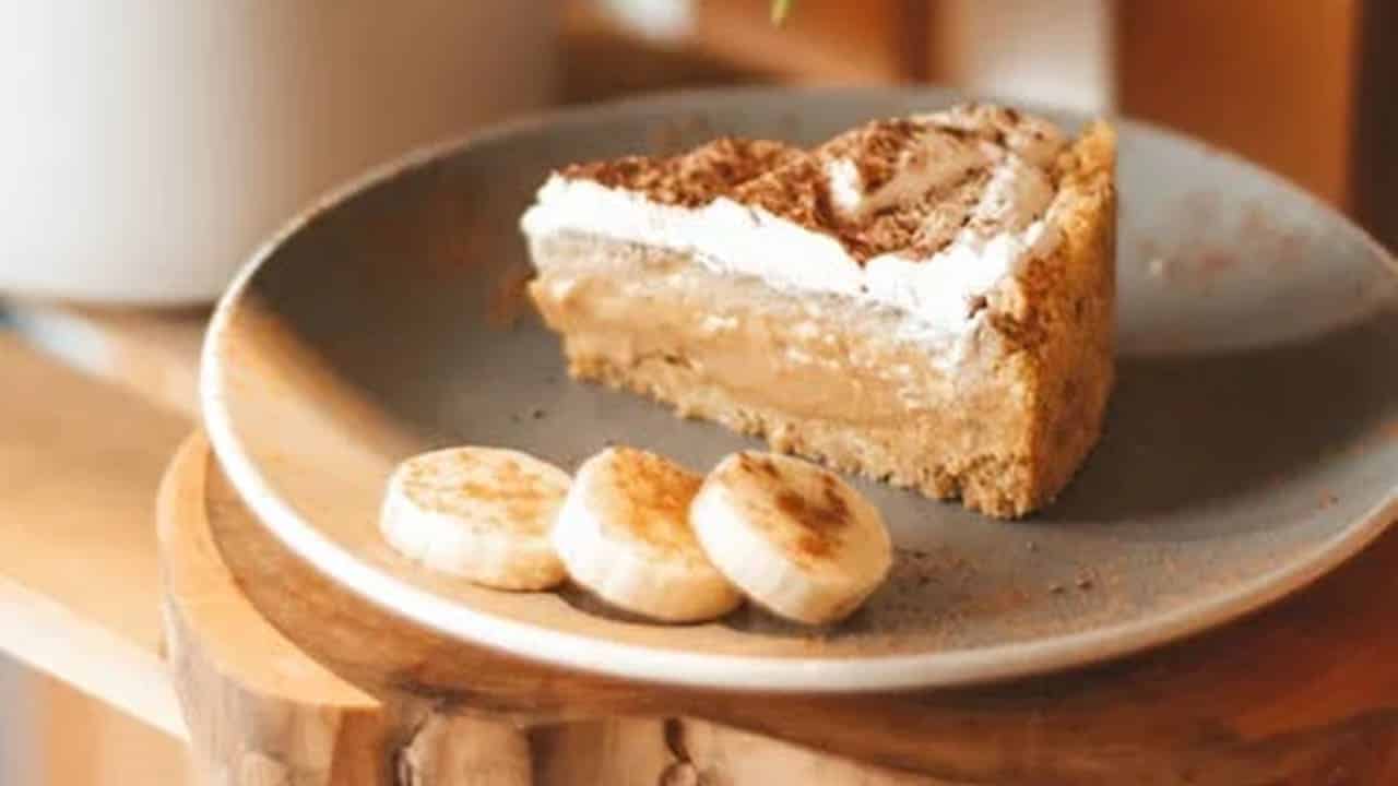 Prepare um bolo delicioso de banana caseiro