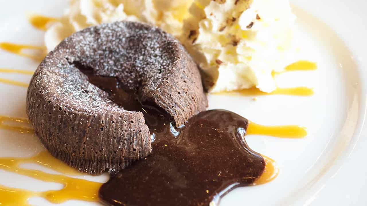 Prepare um delicioso pudim de chocolate sem ovo