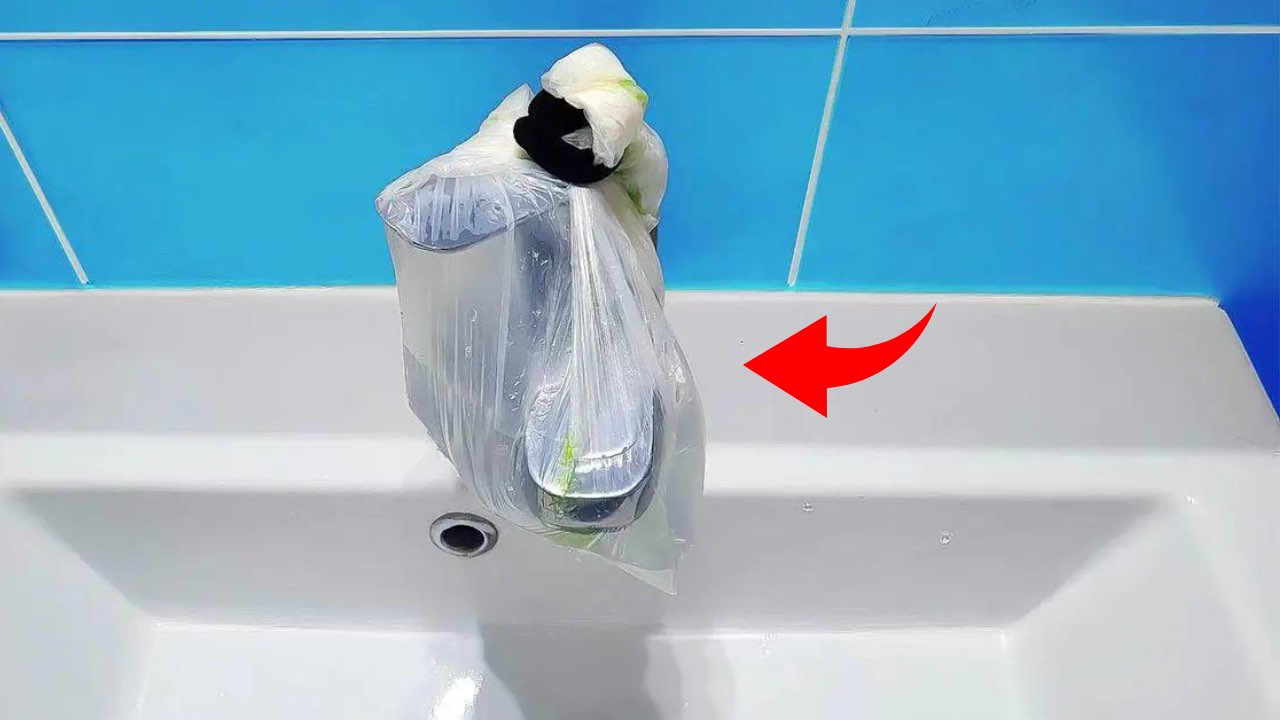 Truque do plástico filme na torneira: Economize horas de limpeza!