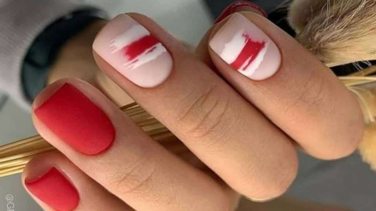 Manicure Cereja: 5 designs para usar unhas vermelhas curtas