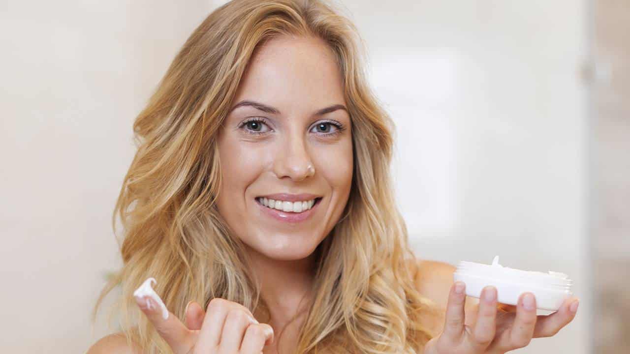 POR QUE você deve passar iogurte no cabelo?