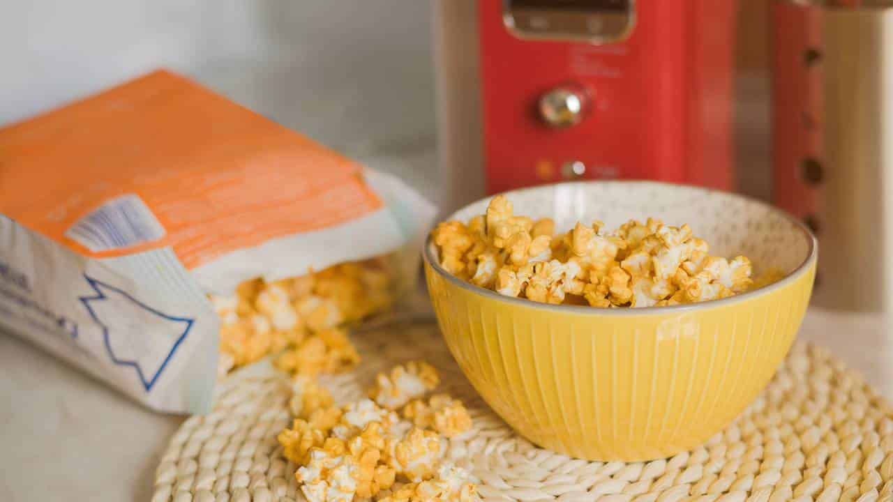 ALERTA GERAL para quem come pipoca de micro-ondas