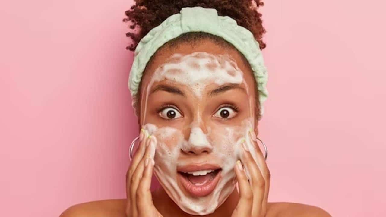 PELE OLEOSA: 5 passos simples para acabar com a oleosidade