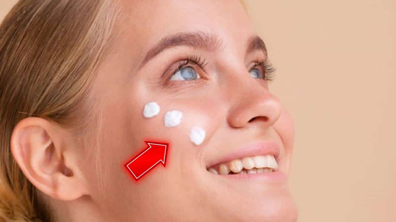 O creme caseiro MAIS FÁCIL que você pode fazer com 2 ingredientes para ELIMINAR RUGAS