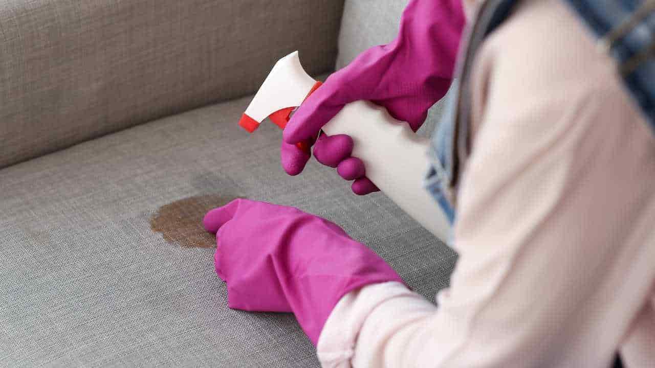 Mistura excepcional para REMOVER MANCHAS de café de sofás
