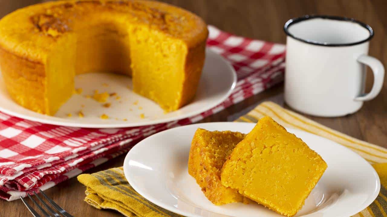 Confira o SEGREDO desse bolo de fubá FOFINHO feito no liquidificador