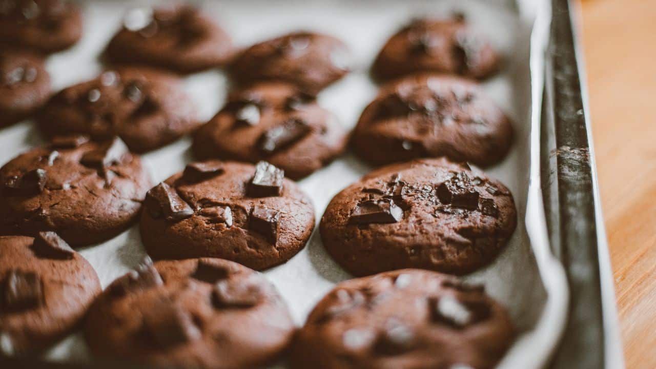 Biscoitos deliciosos com apenas 4 ingredientes e com 60kcal!