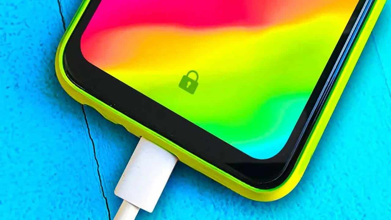 POR QUE você deve remover a CAPA durante o carregamento do celular?