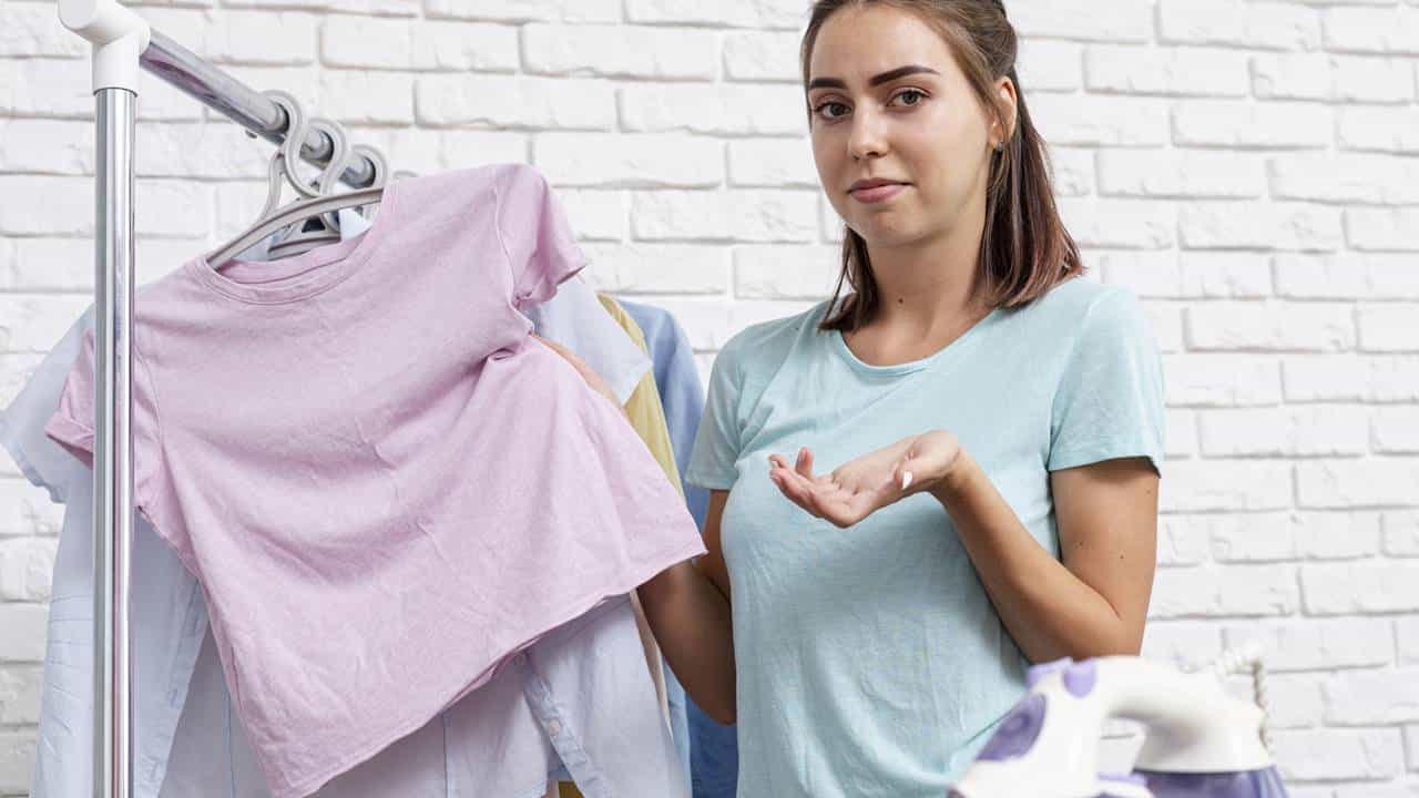 Como tirar bolinhas e fiapos da roupa: Dicas que FUNCIONAM!