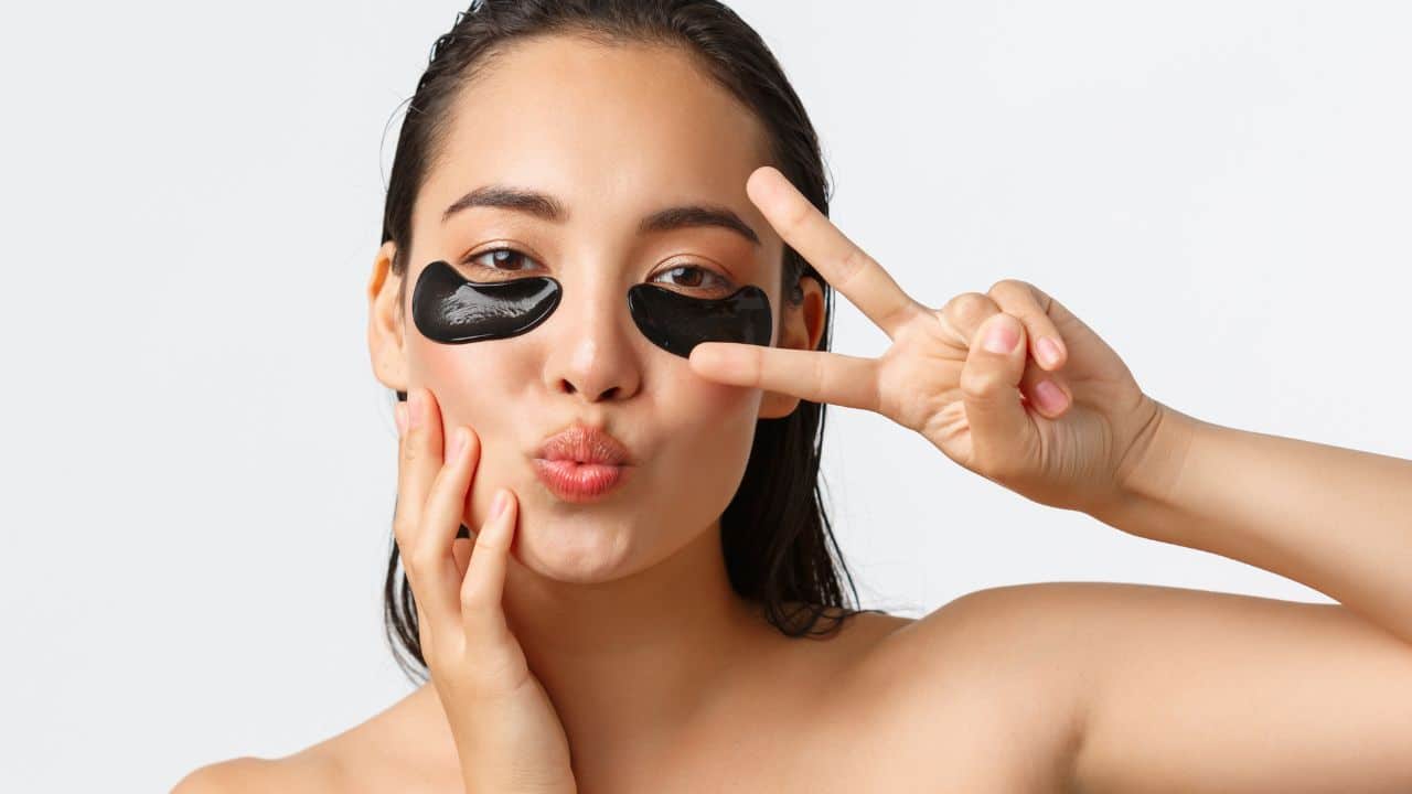 Diga adeus às olheiras e bolsas nos olhos com ingredientes naturais