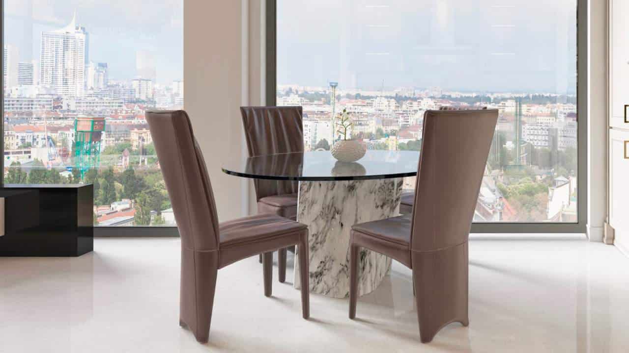 NÃO deve ter uma mesa de jantar de VIDRO