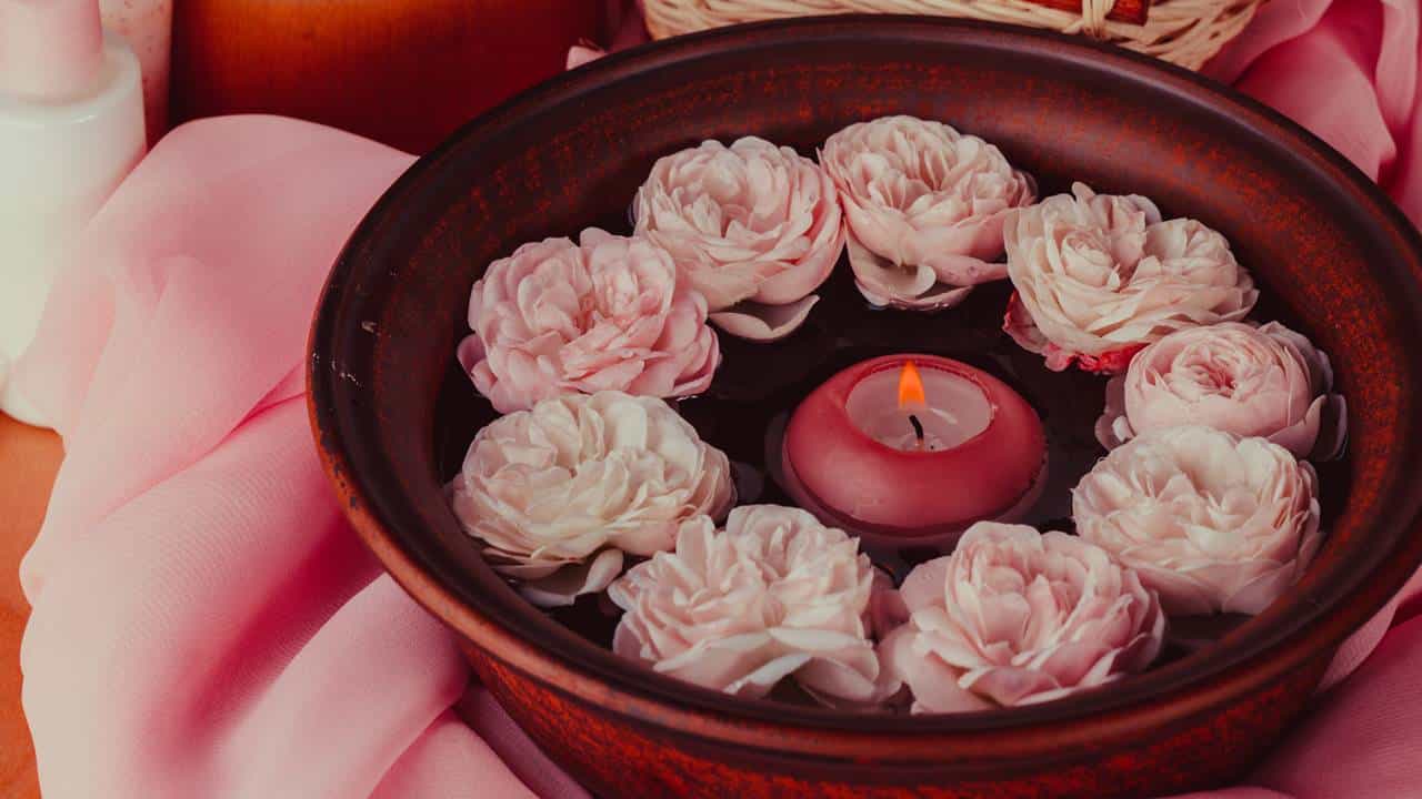 O melhor ritual com rosas para atrair AMOR e DINHEIRO neste mês!