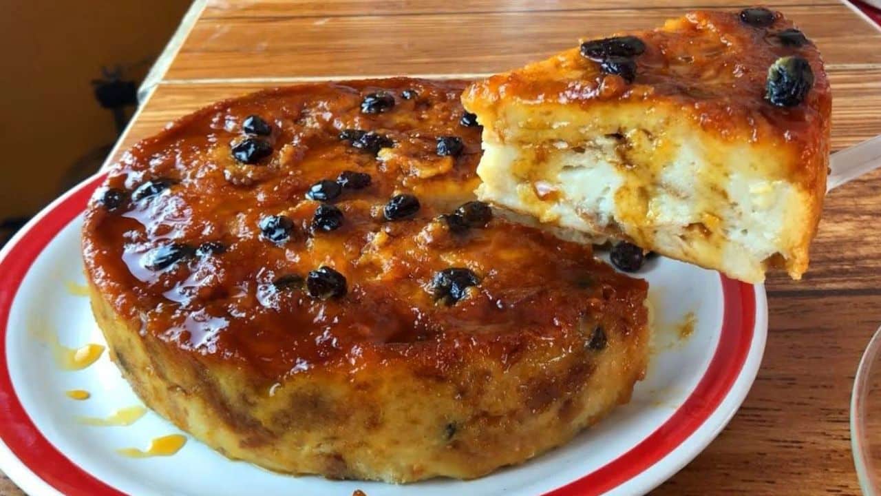 Receita de um delicioso pudim com pão dormido: Fácil e sem forno!