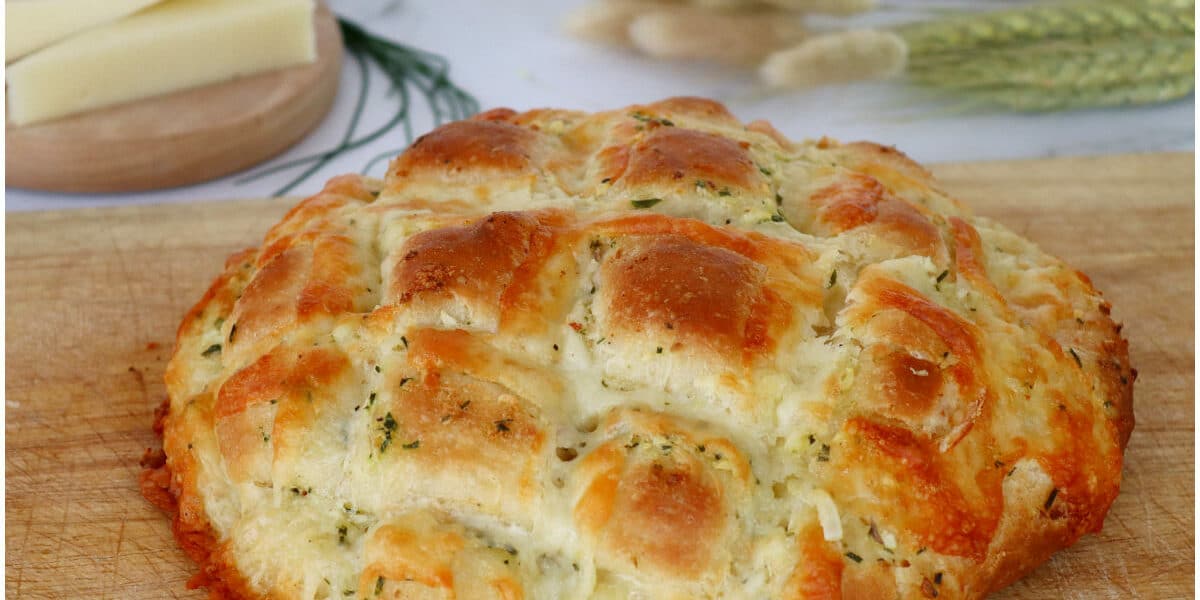 A receita de hoje é pão de alho: É perfeito como entrada!