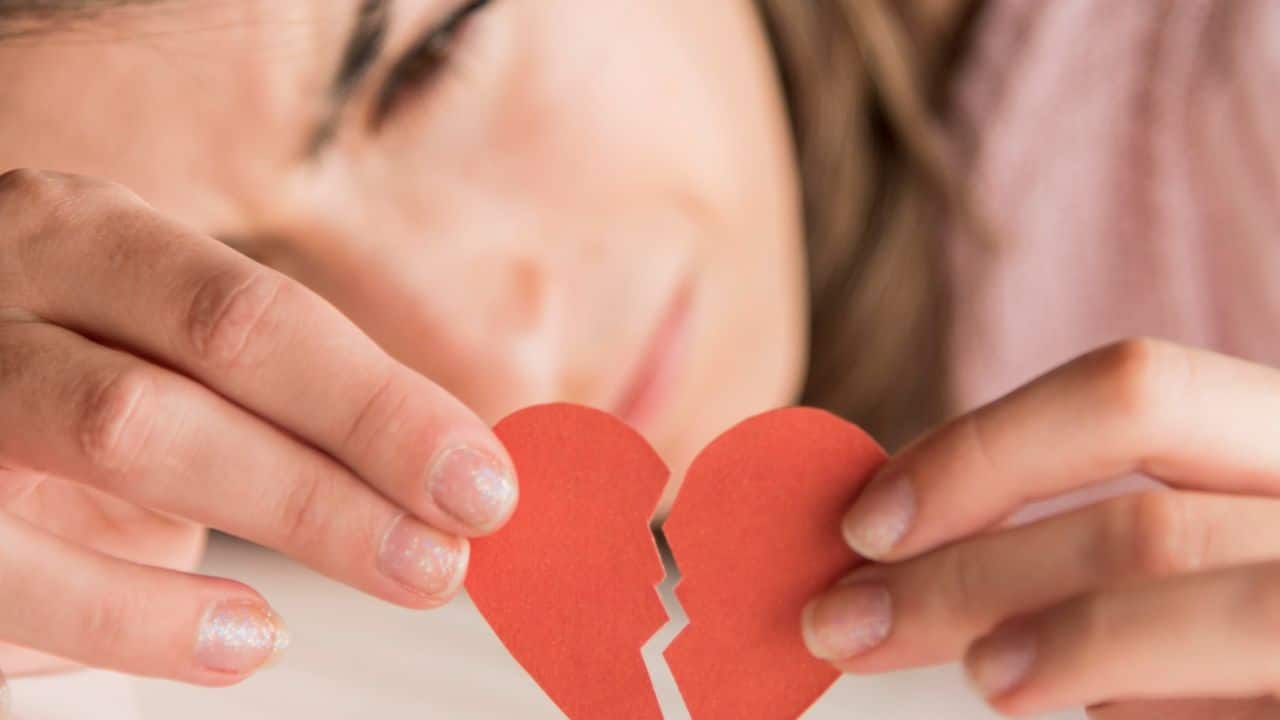 Descubra como cada signo reage com o fim do relacionamento