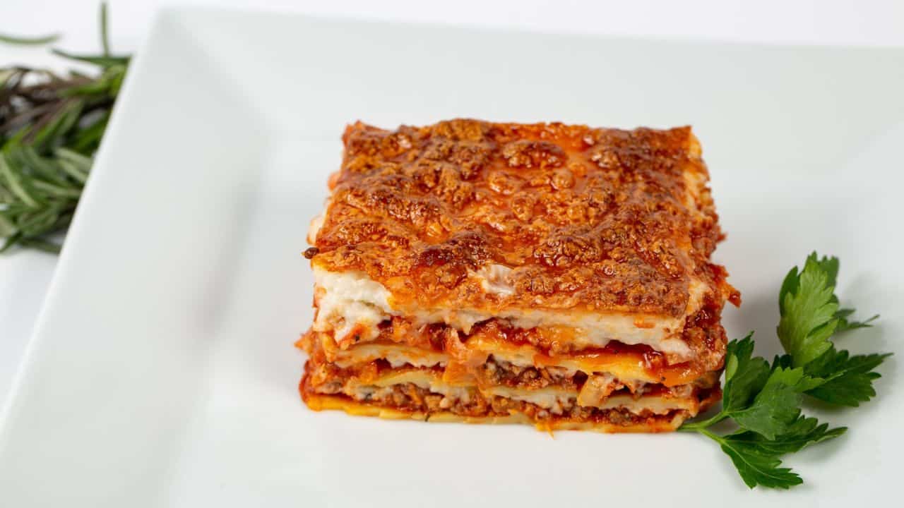 Receita da verdadeira “lasanha à bolonhesa”: Revelando os segredos