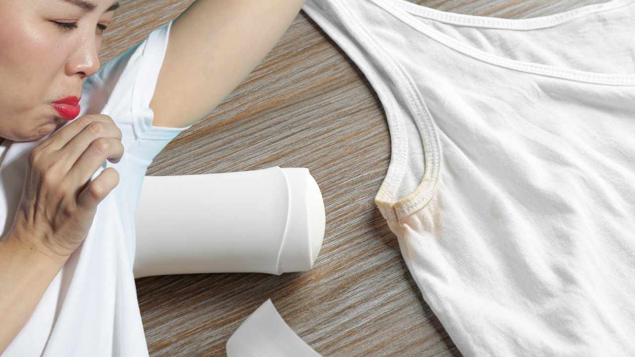 Manchas Amarelas na Roupa: remédios naturais para eliminá-las