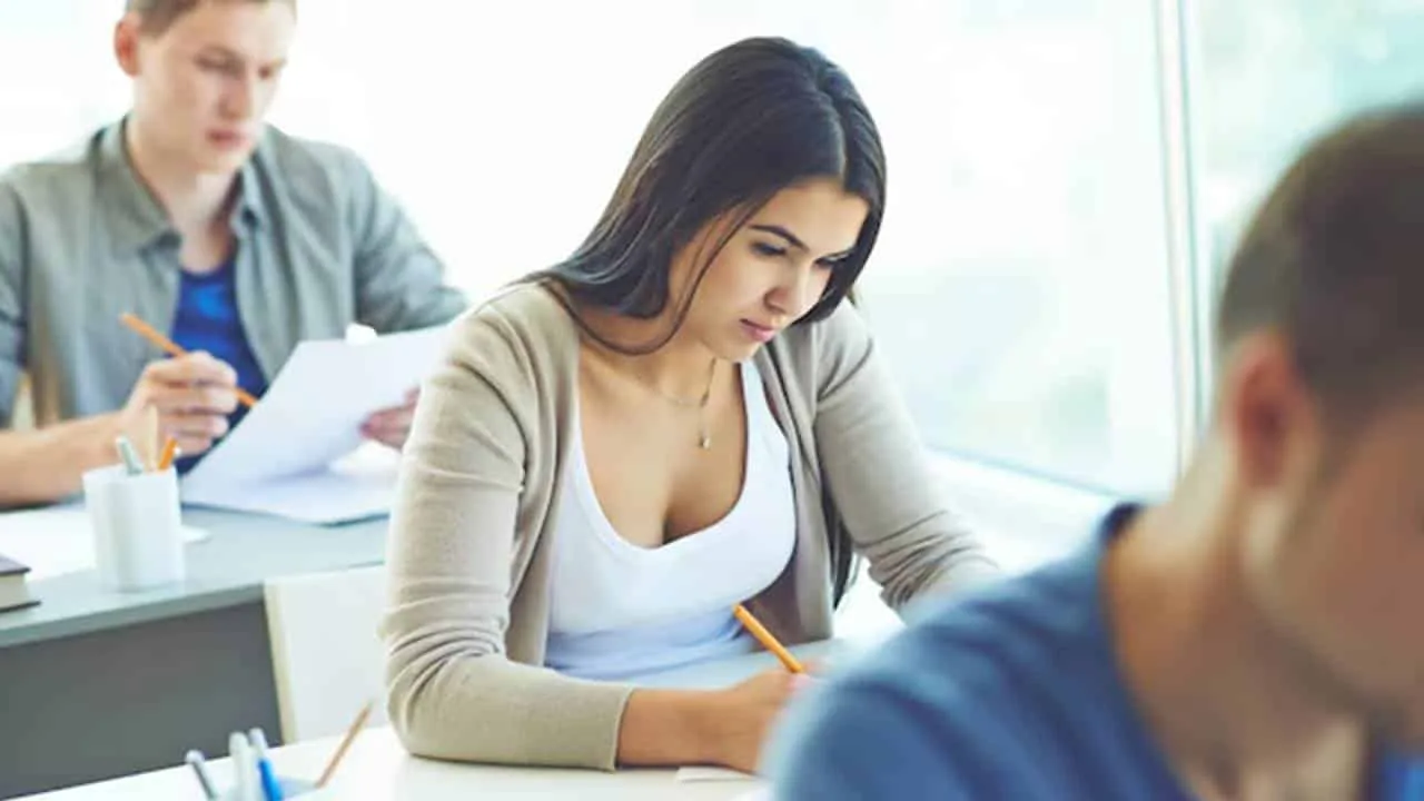 MEC abre vagas para cursos gratuitos de inglês e espanhol a distância