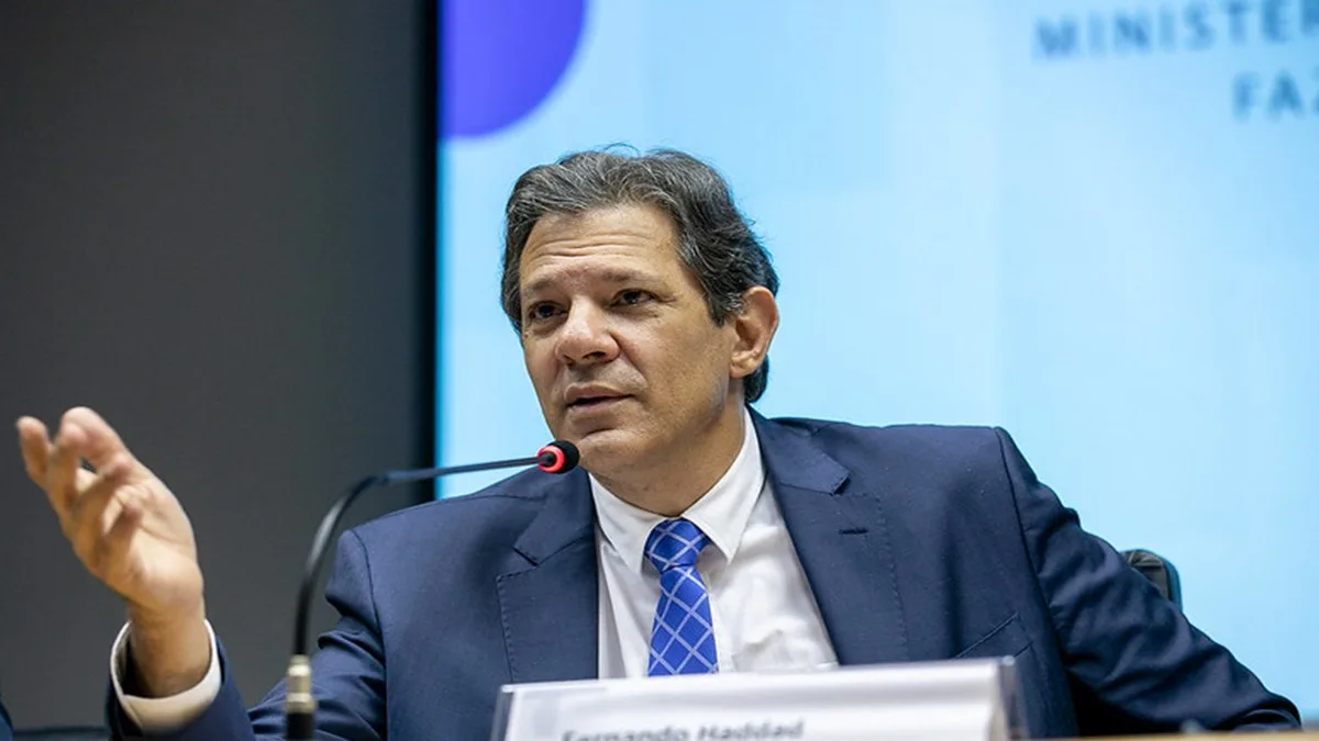 Ministro de Lula bate martelo e fala sobre aumento do Bolsa Família